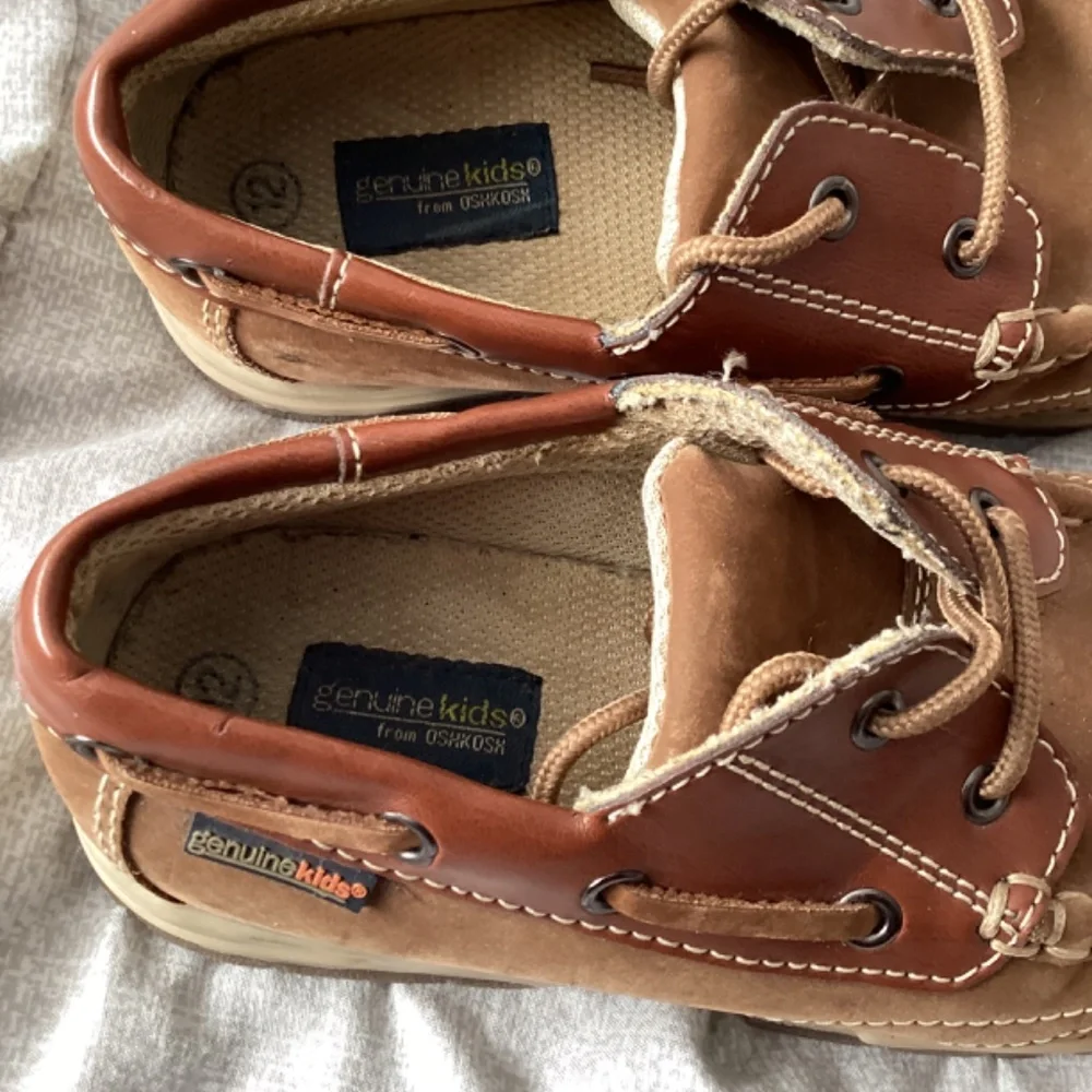Toddler Boy Boat Shoes Size 12 Whale on soles Brown
